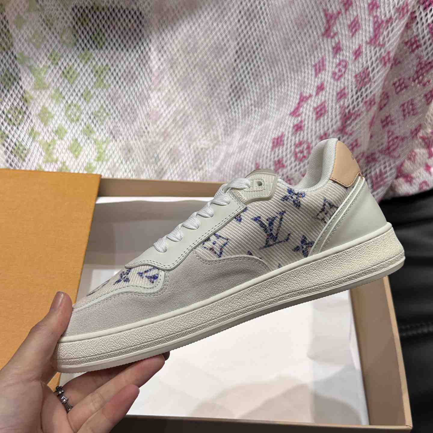 Louis Vuitton Monogram Sneaker  - EUR FASHION