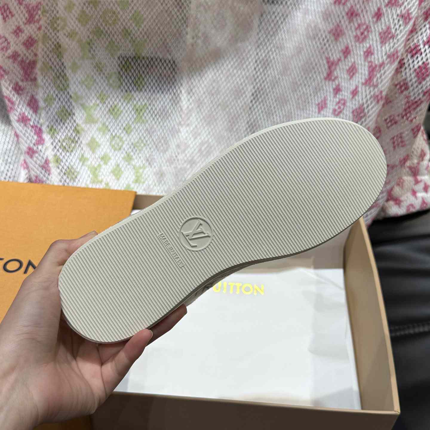 Louis Vuitton Monogram Sneaker  - EUR FASHION