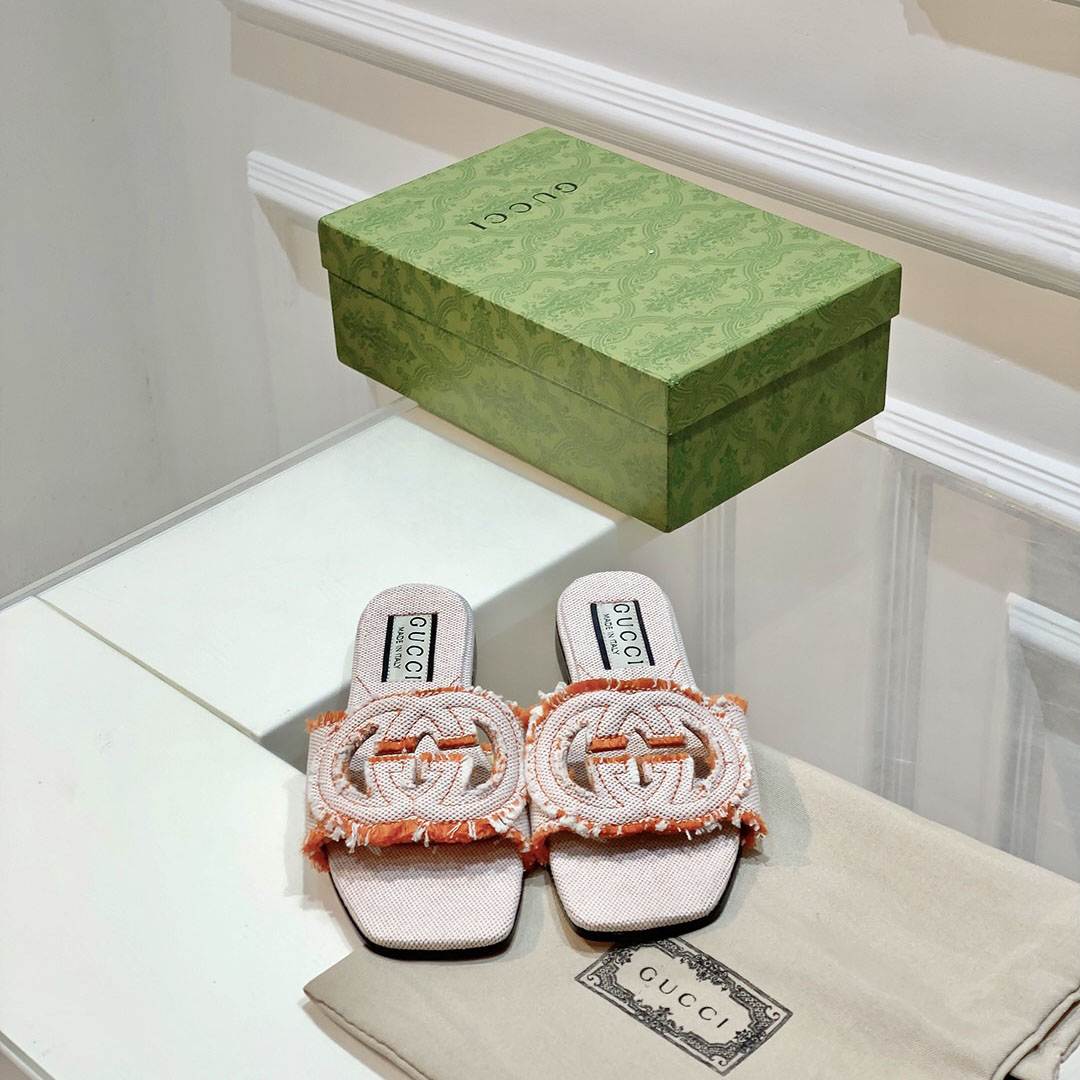 Gucci Women's Interlocking G Slide Sandal - EUR FASHION