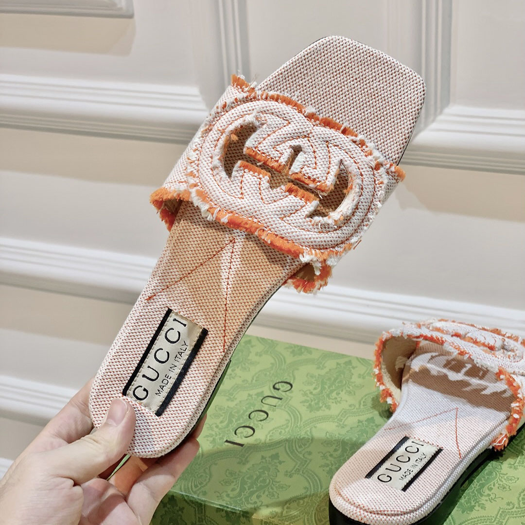 Gucci Women's Interlocking G Slide Sandal - EUR FASHION