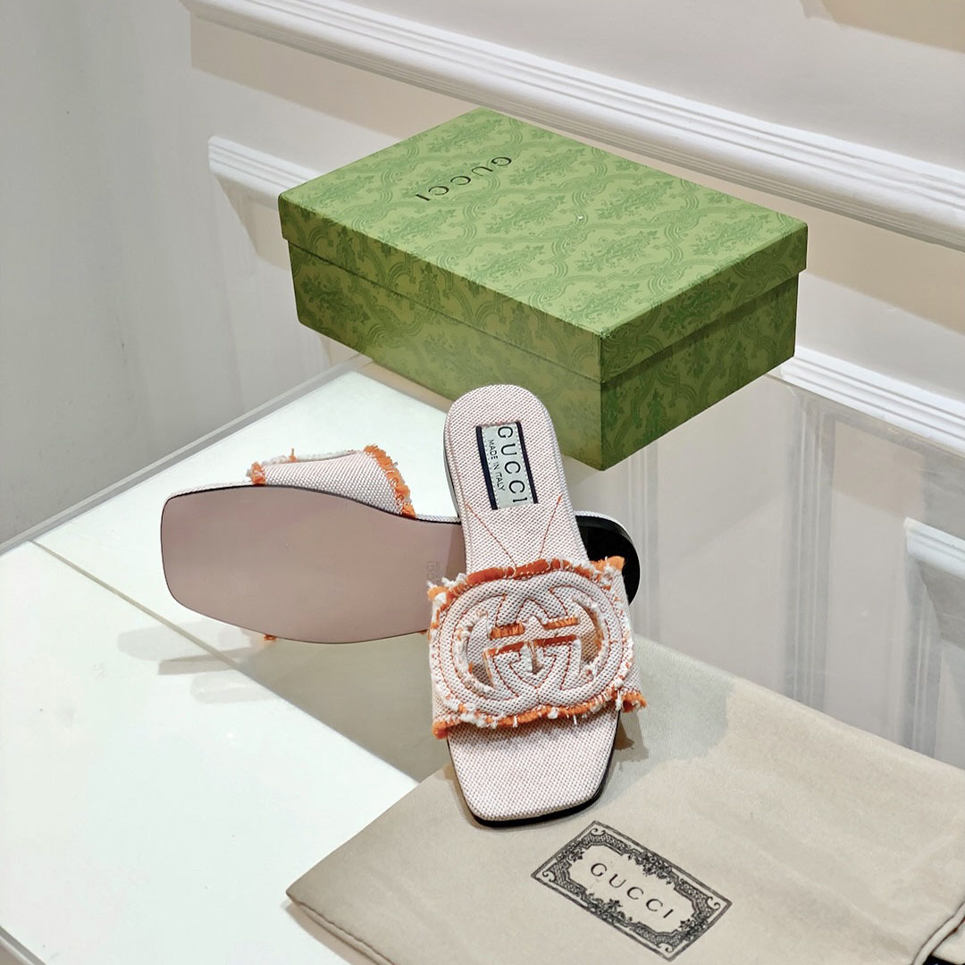 Gucci Women's Interlocking G Slide Sandal - EUR FASHION