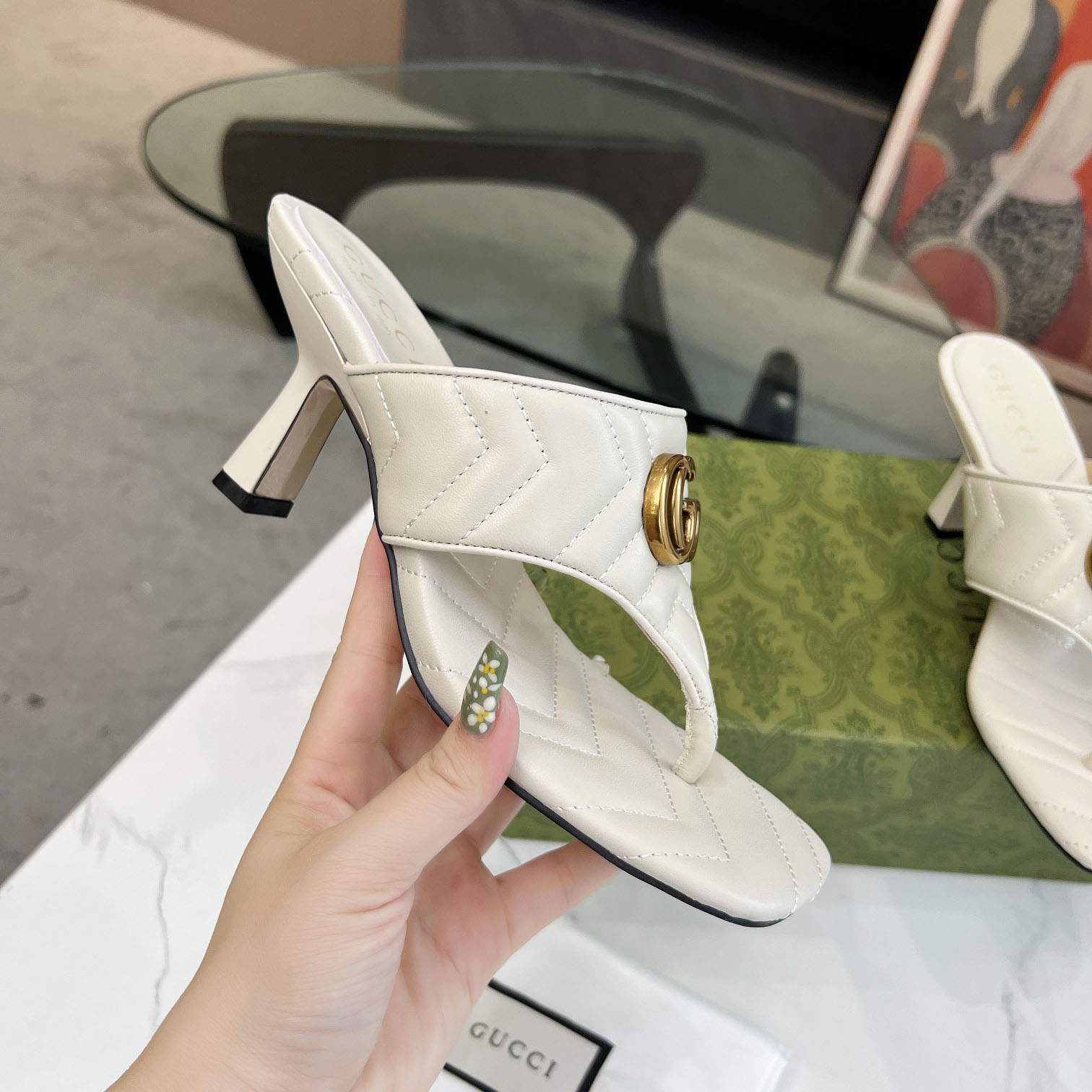 Gucci Women's Double G thong sandal - EUR FASHION
