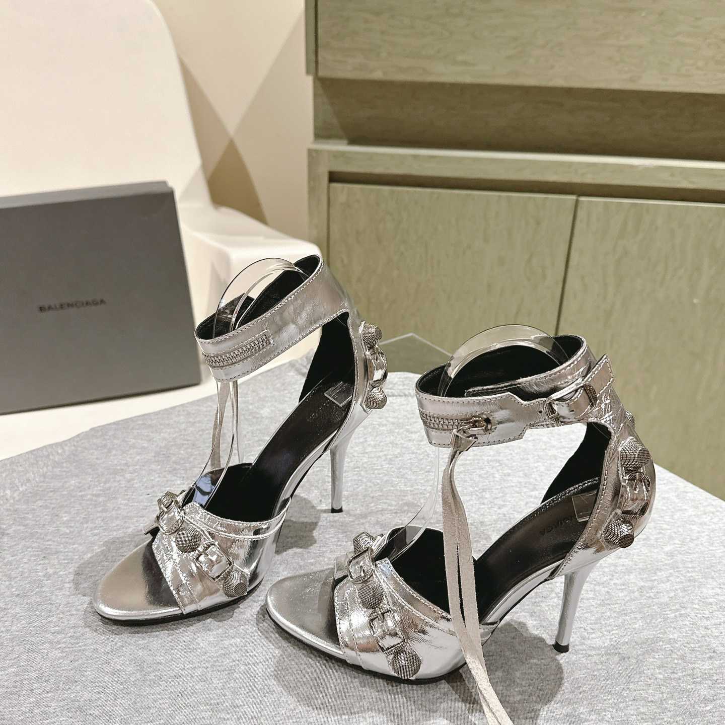 Balenciaga Cagole 110mm Metallic-finish Sandals - EUR FASHION