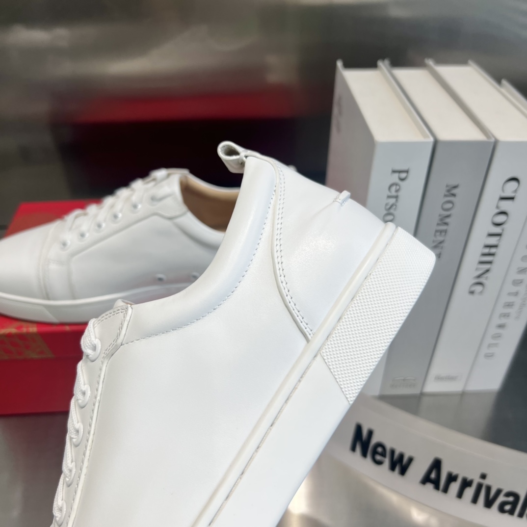 Christian Louboutin Sneakers - EUR FASHION