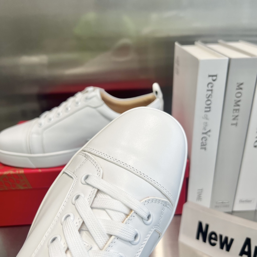 Christian Louboutin Sneakers - EUR FASHION