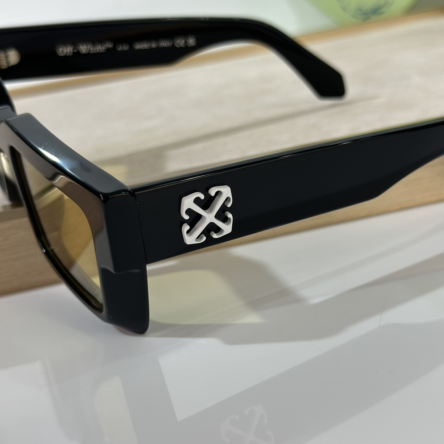 Off White Moberly Sunglasses      OERl114 - EUR FASHION