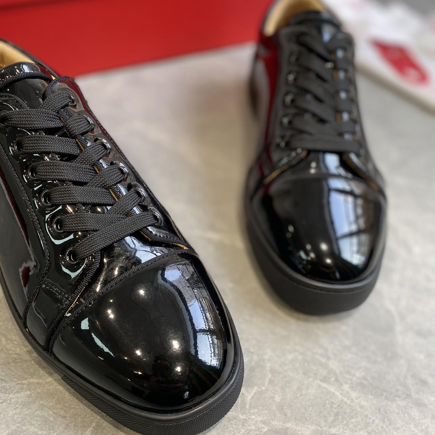 Christian Louboutin Sneakers - EUR FASHION