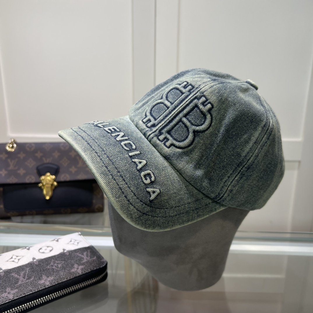 Balenciaga Cap - EUR FASHION