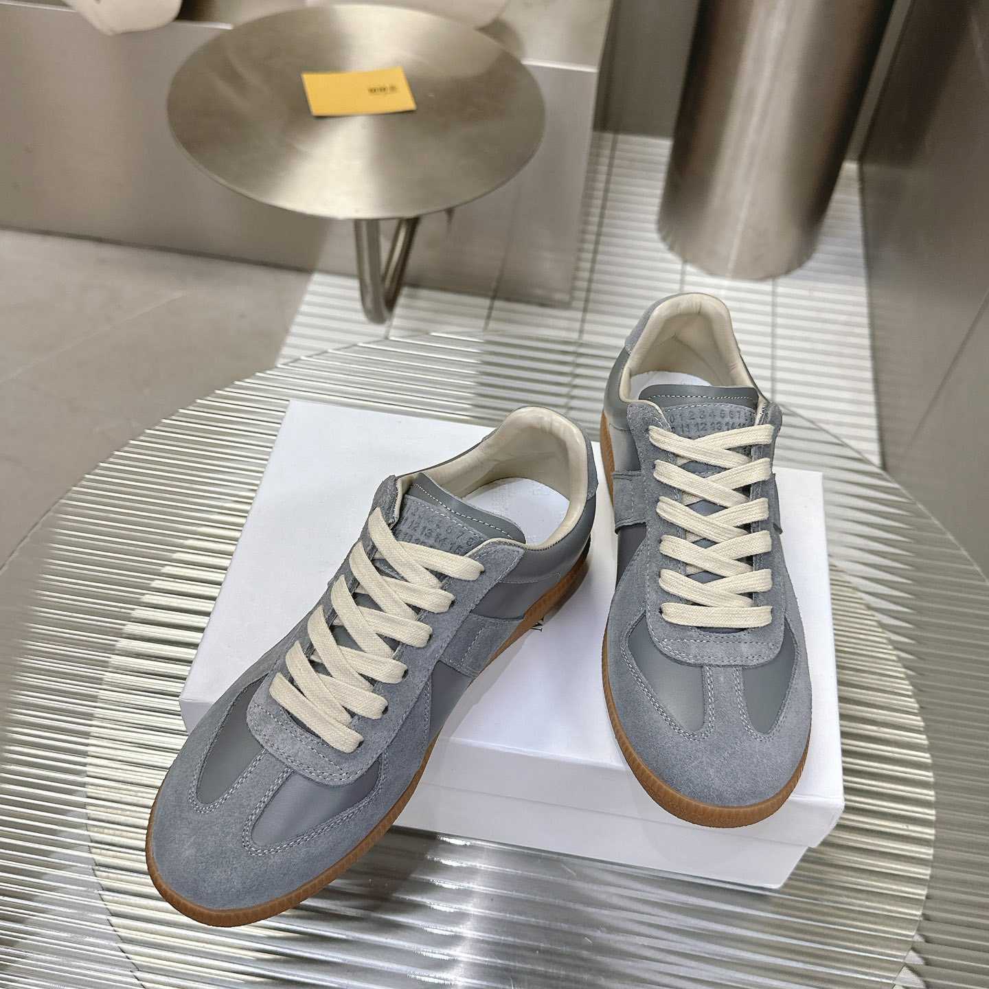 Maison Margiela Paint Replica Low-top Sneakers - EUR FASHION