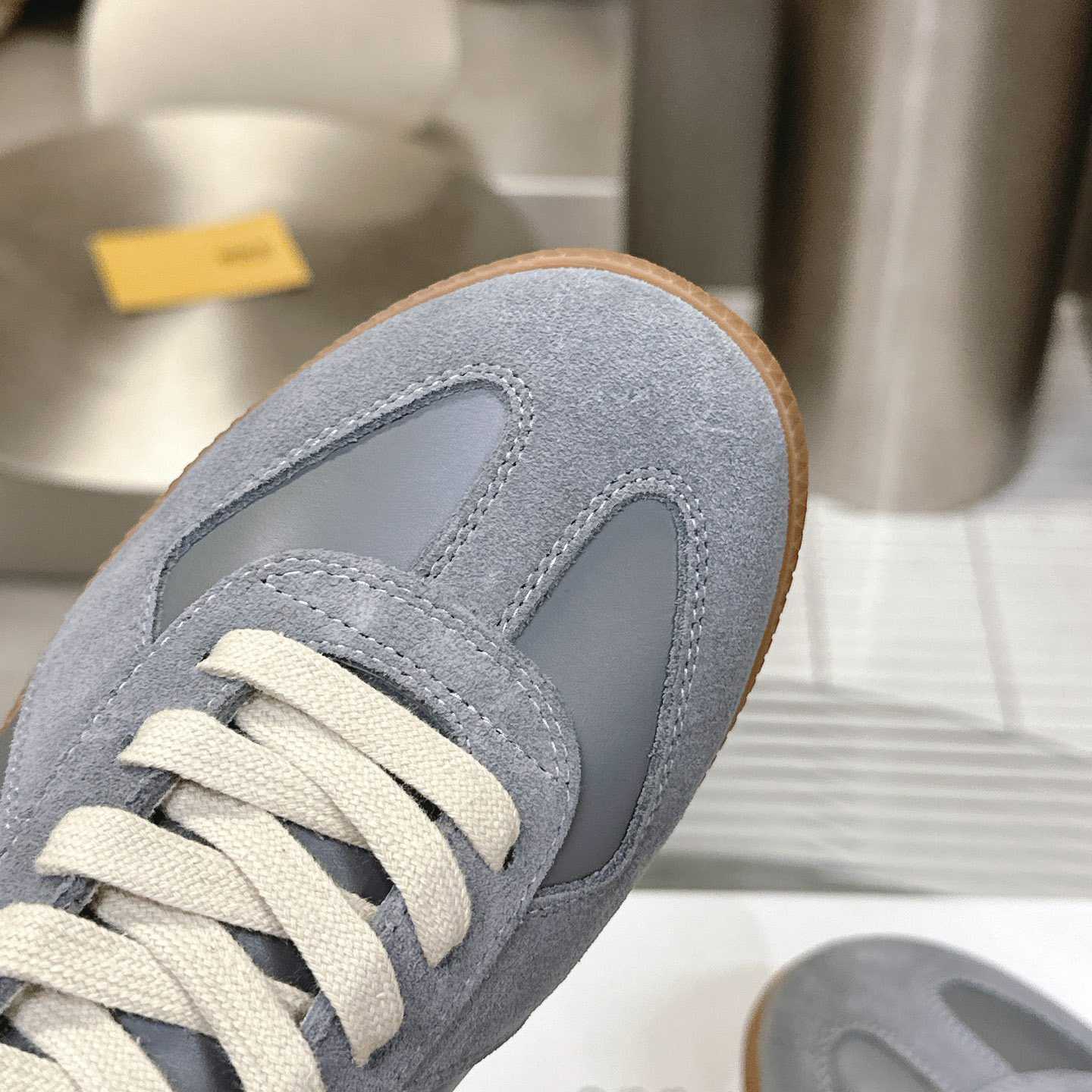 Maison Margiela Paint Replica Low-top Sneakers - EUR FASHION