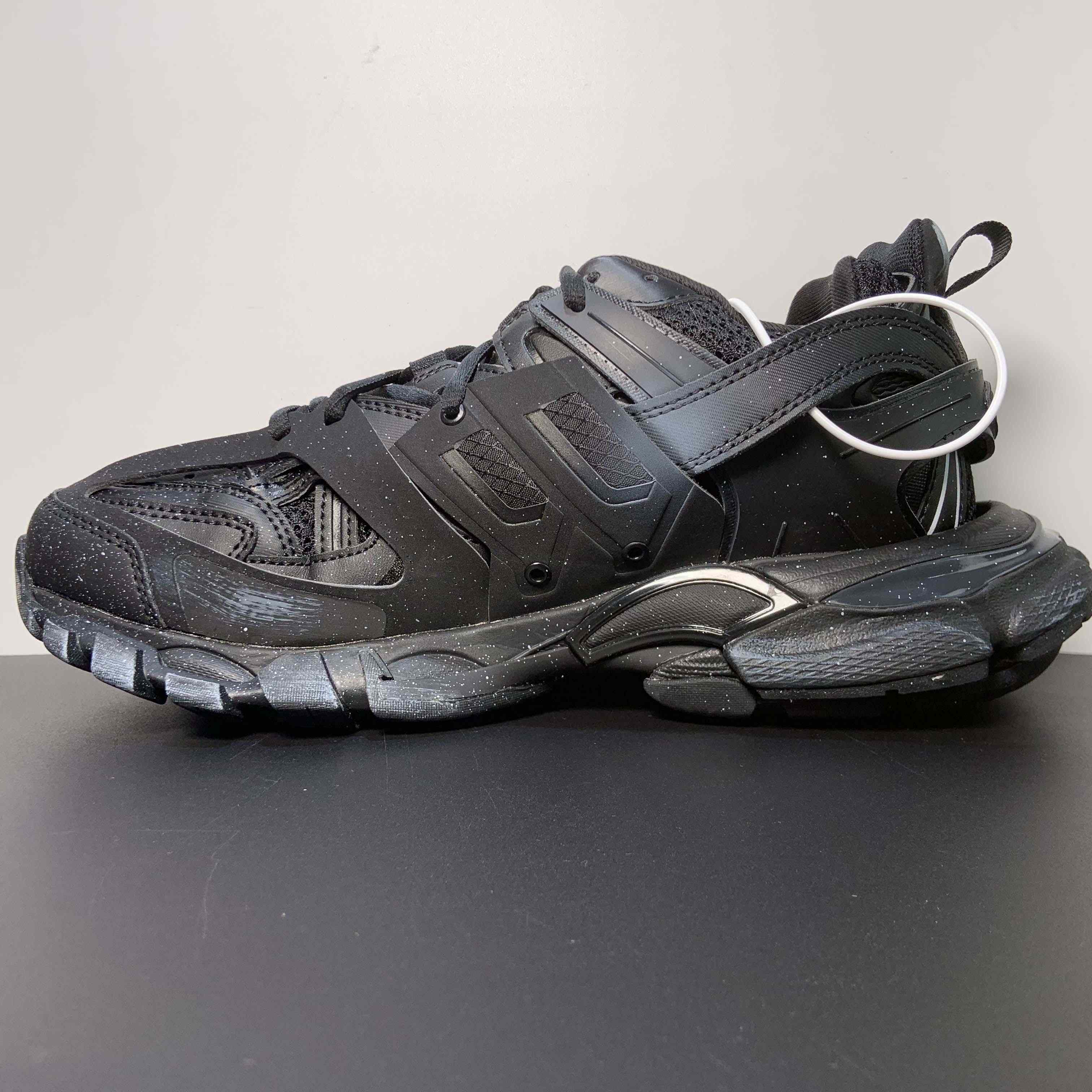 Balenciaga Track Signature Sneaker in black - EUR FASHION