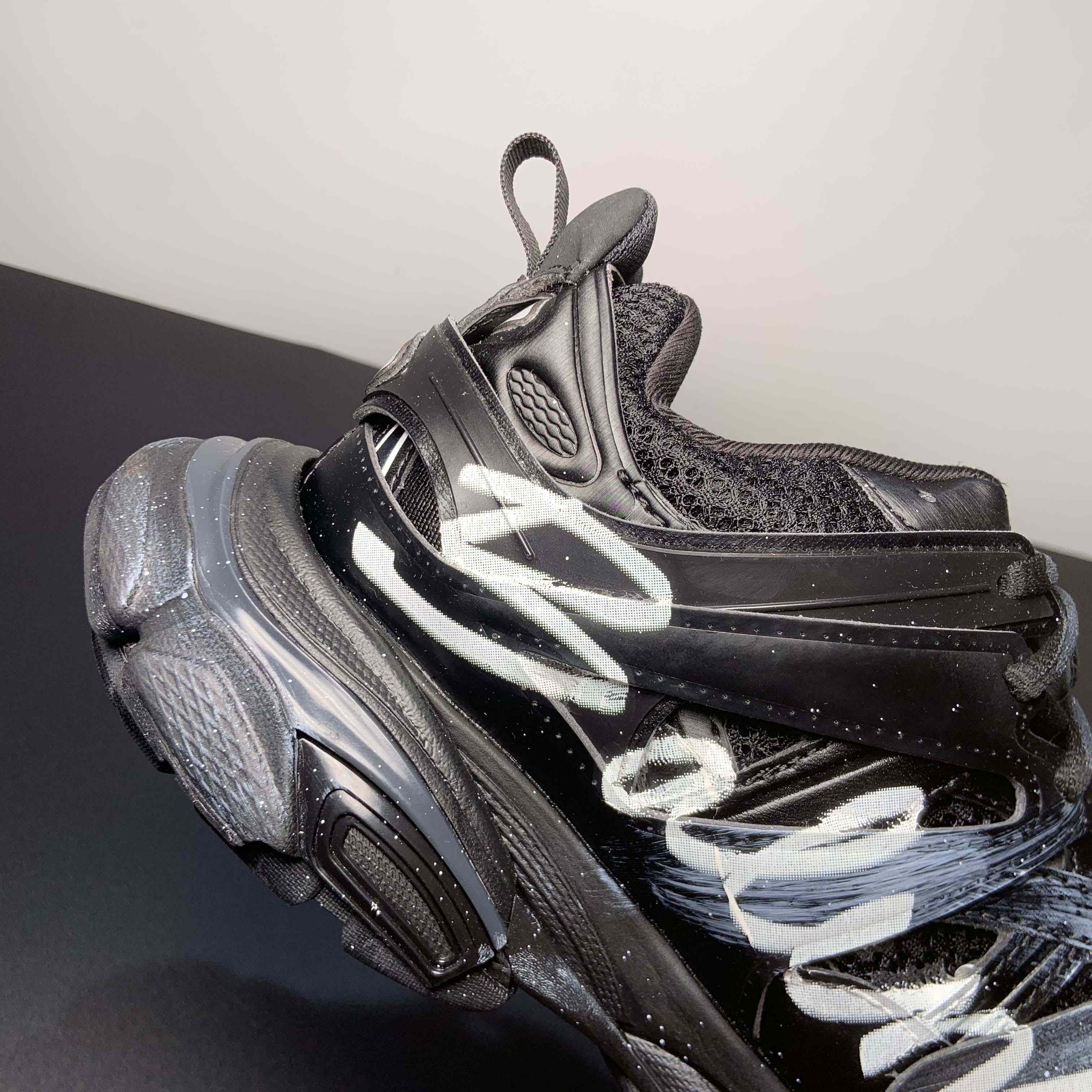 Balenciaga Track Signature Sneaker in black - EUR FASHION