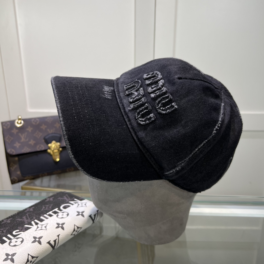 Miu Miu Baseball Cap - EUR FASHION