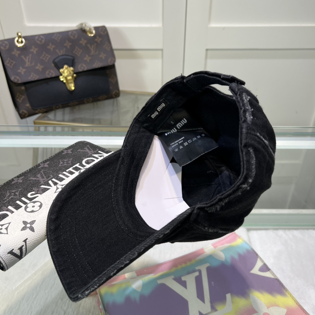 Miu Miu Baseball Cap - EUR FASHION