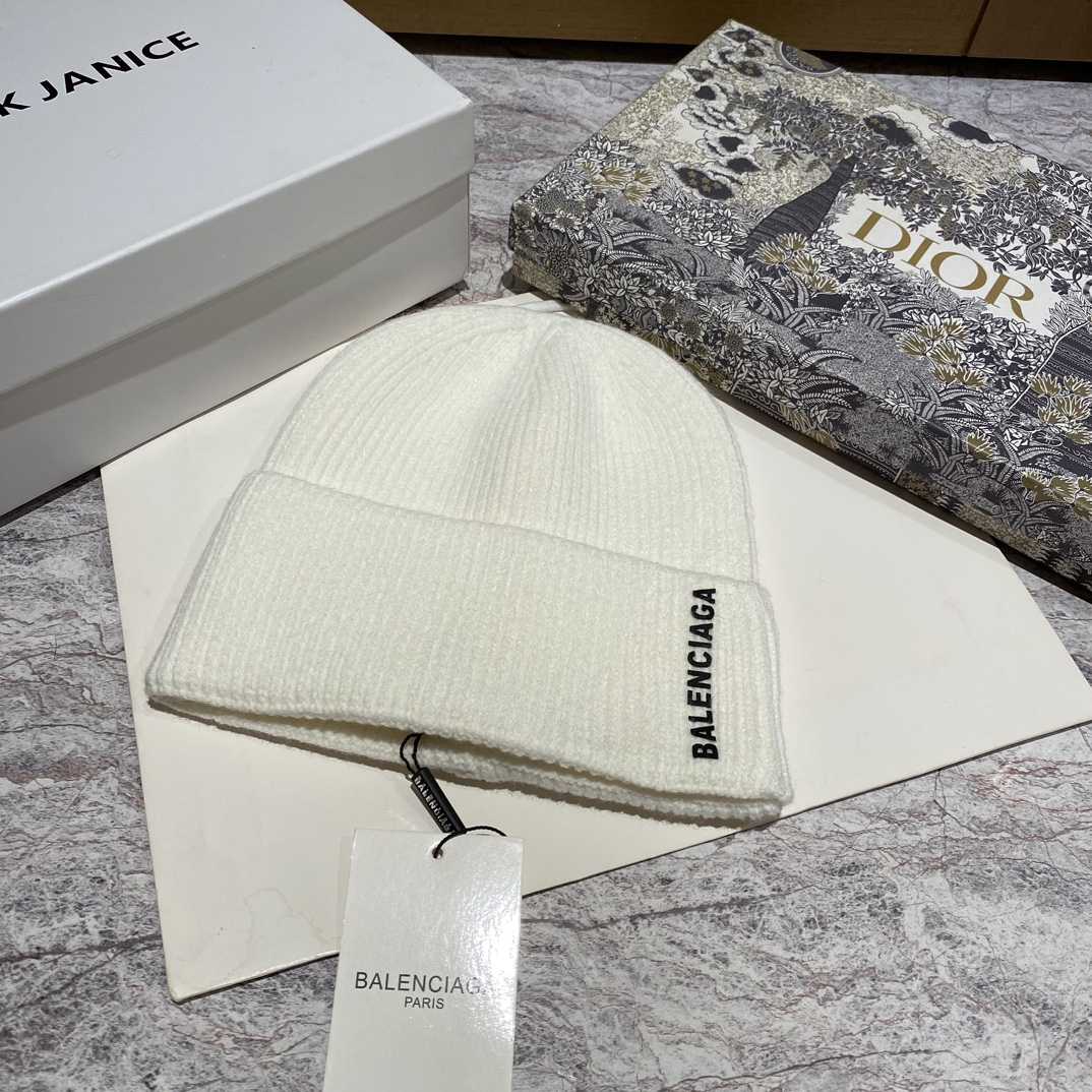 Balenciag Beanie  - EUR FASHION