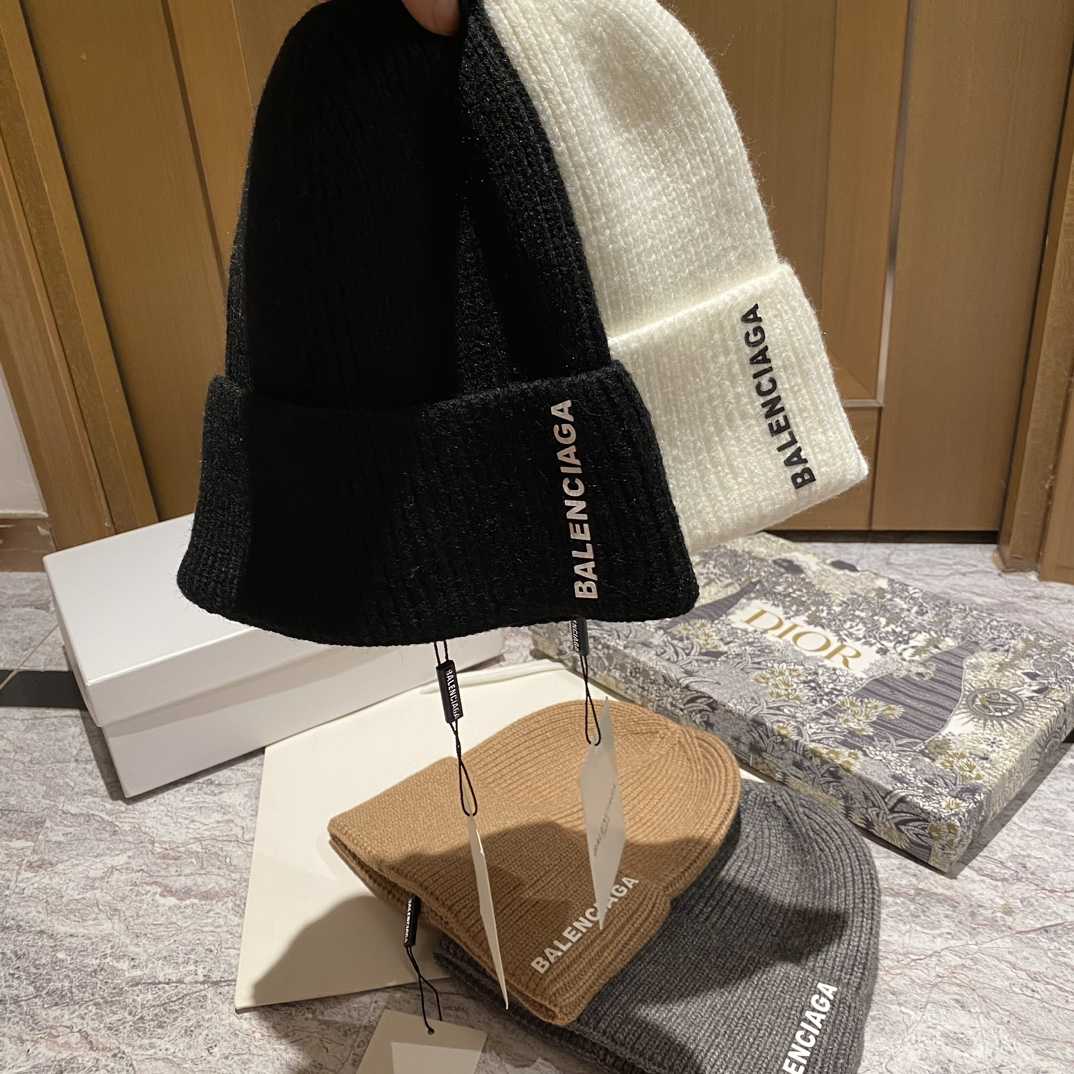 Balenciag Beanie  - EUR FASHION