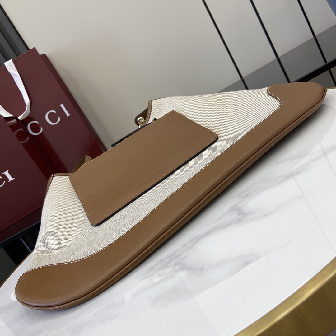 Gucci B Medium Shoulder Bag - EUR FASHION