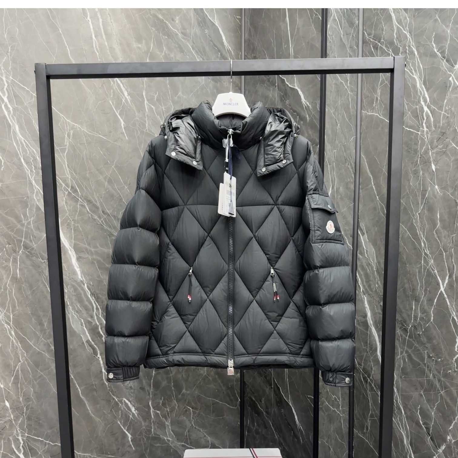 Moncler Averole Short Down Jacket - EUR FASHION