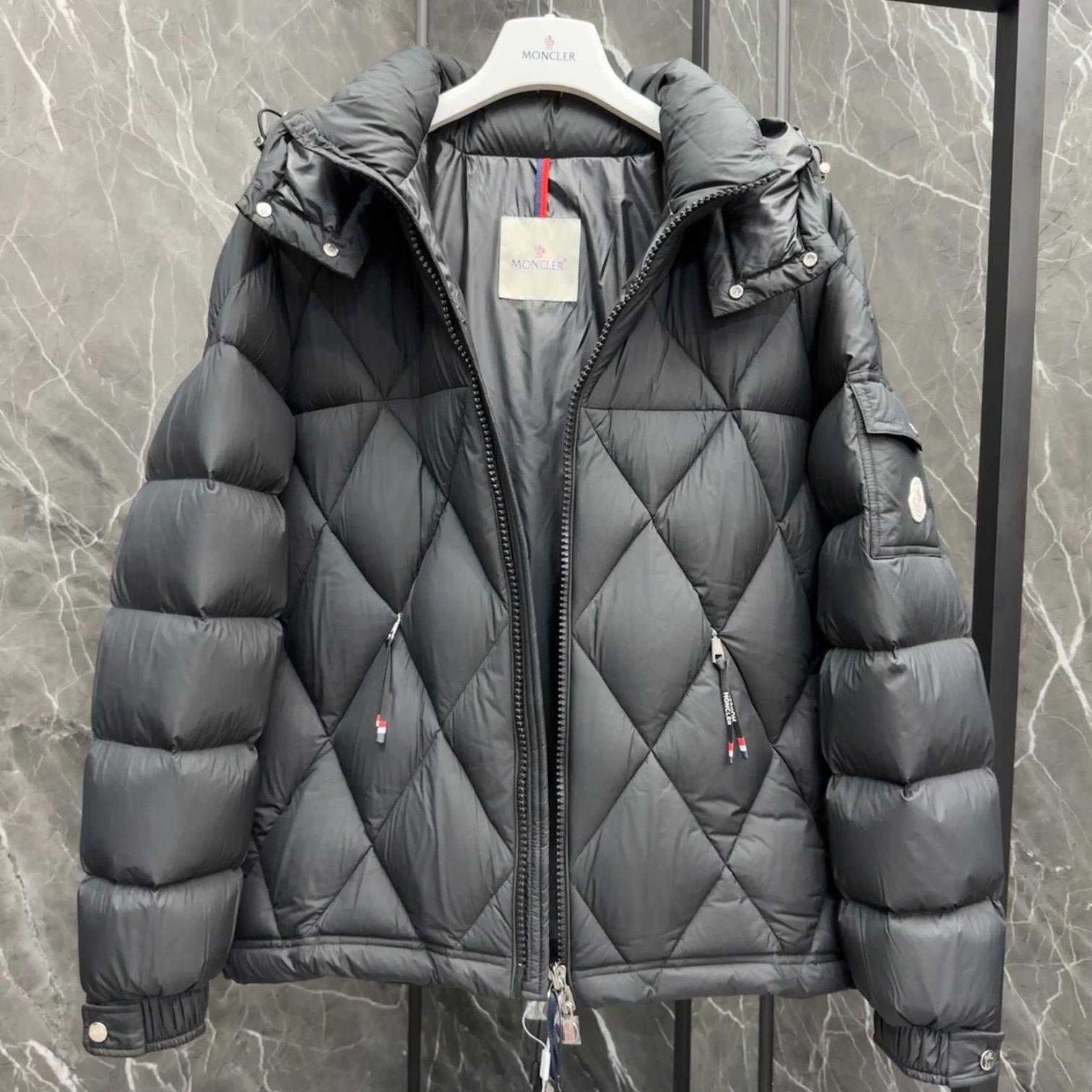 Moncler Averole Short Down Jacket - EUR FASHION