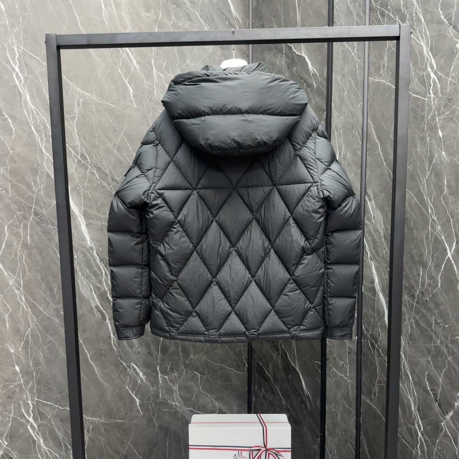 Moncler Averole Short Down Jacket - EUR FASHION