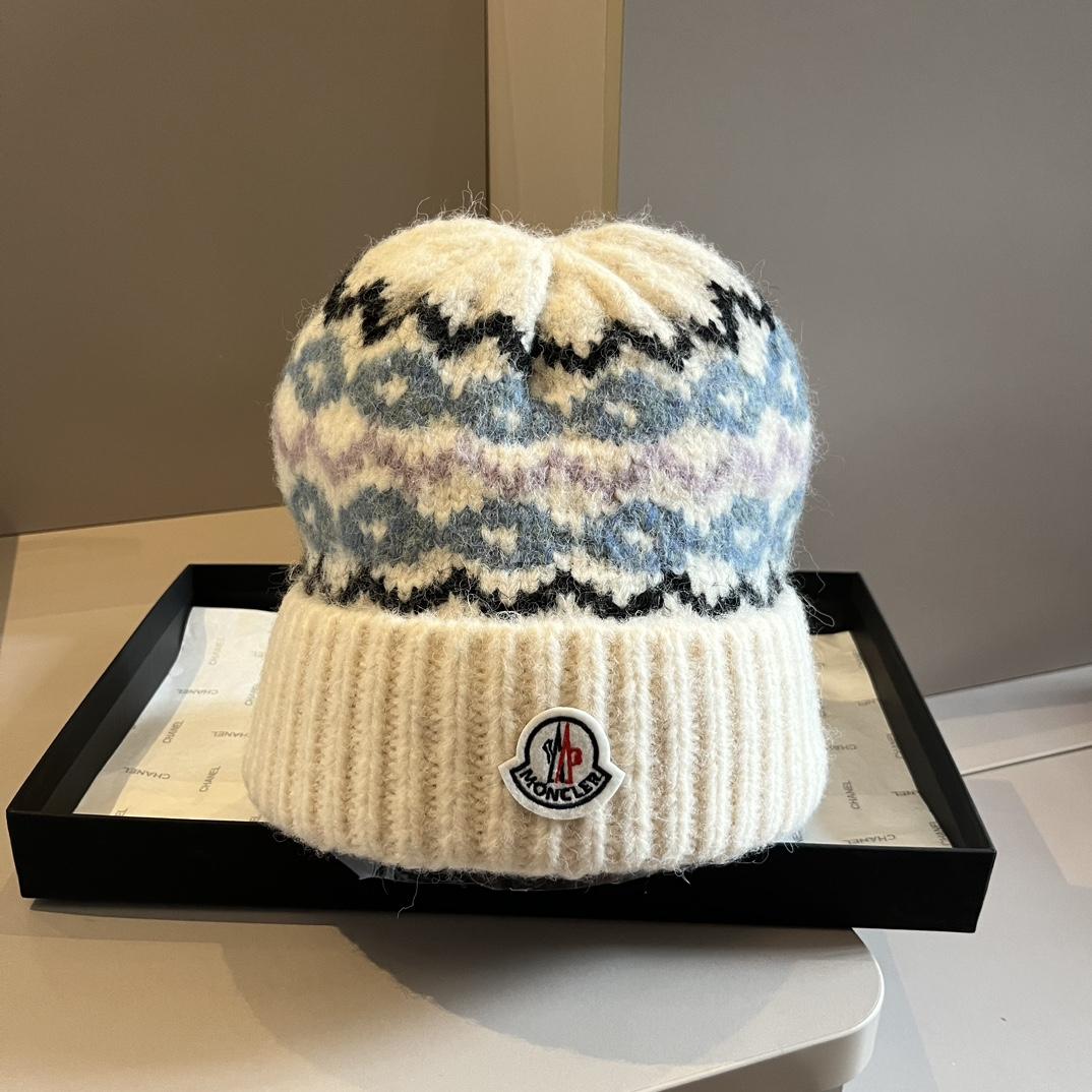Moncler Beanie  - EUR FASHION