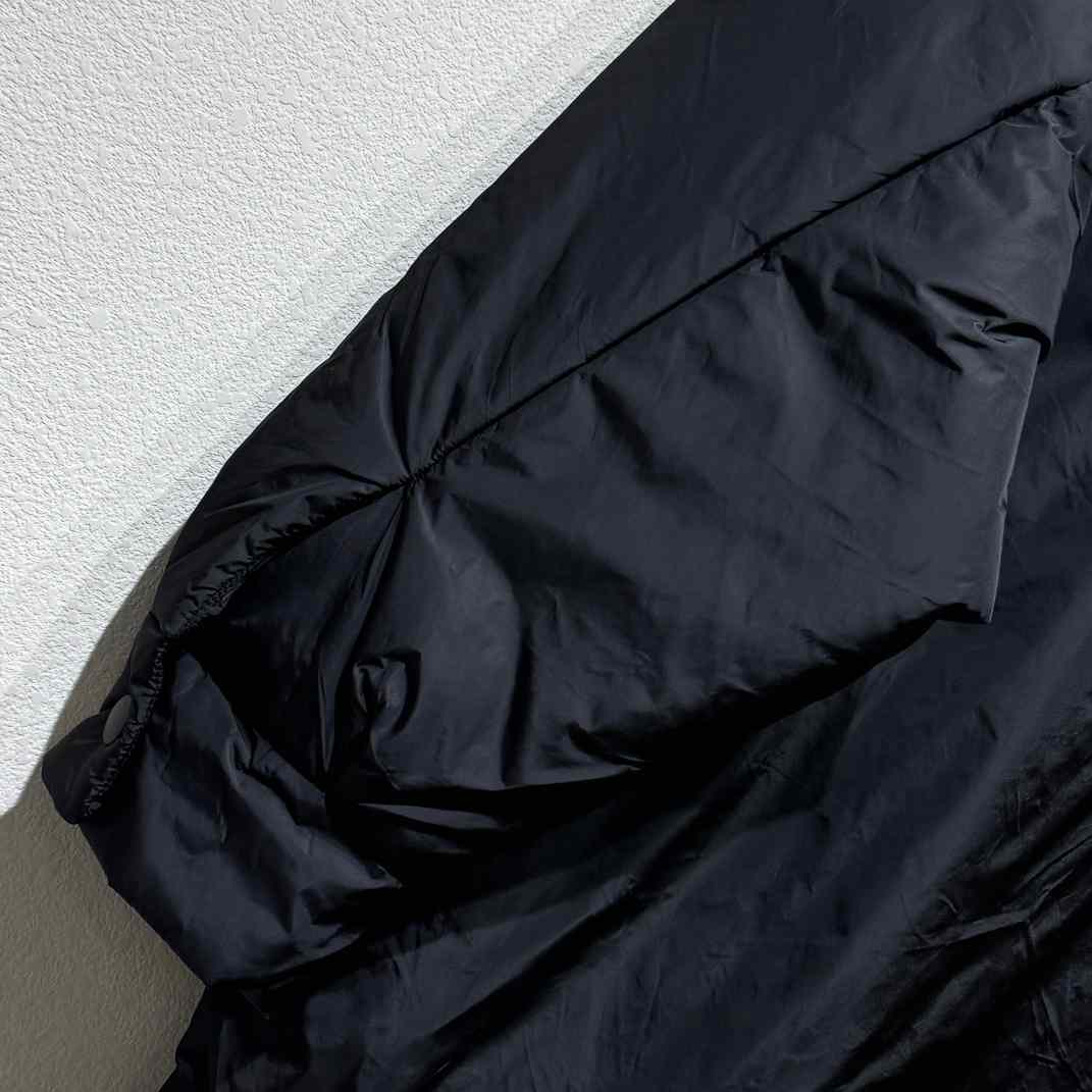 Prada Oversized Light Re-Nylon Raincoat - EUR FASHION