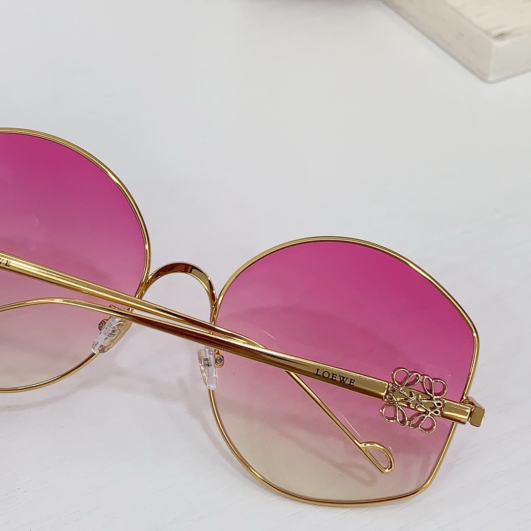 Loewe LW40109U Sunglasses  - EUR FASHION