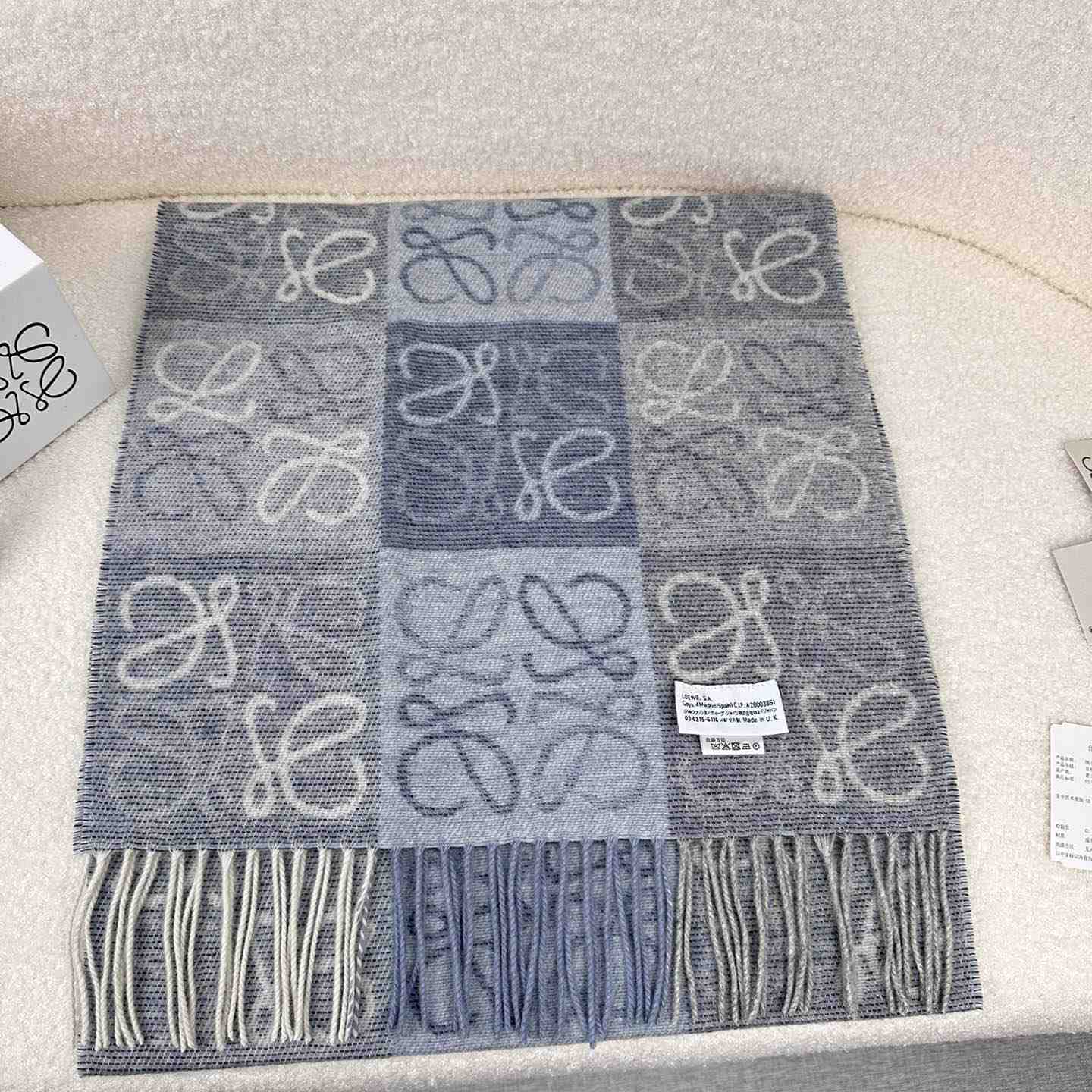 Loewe Scarf In Wool And Cashmere - EUR FASHION