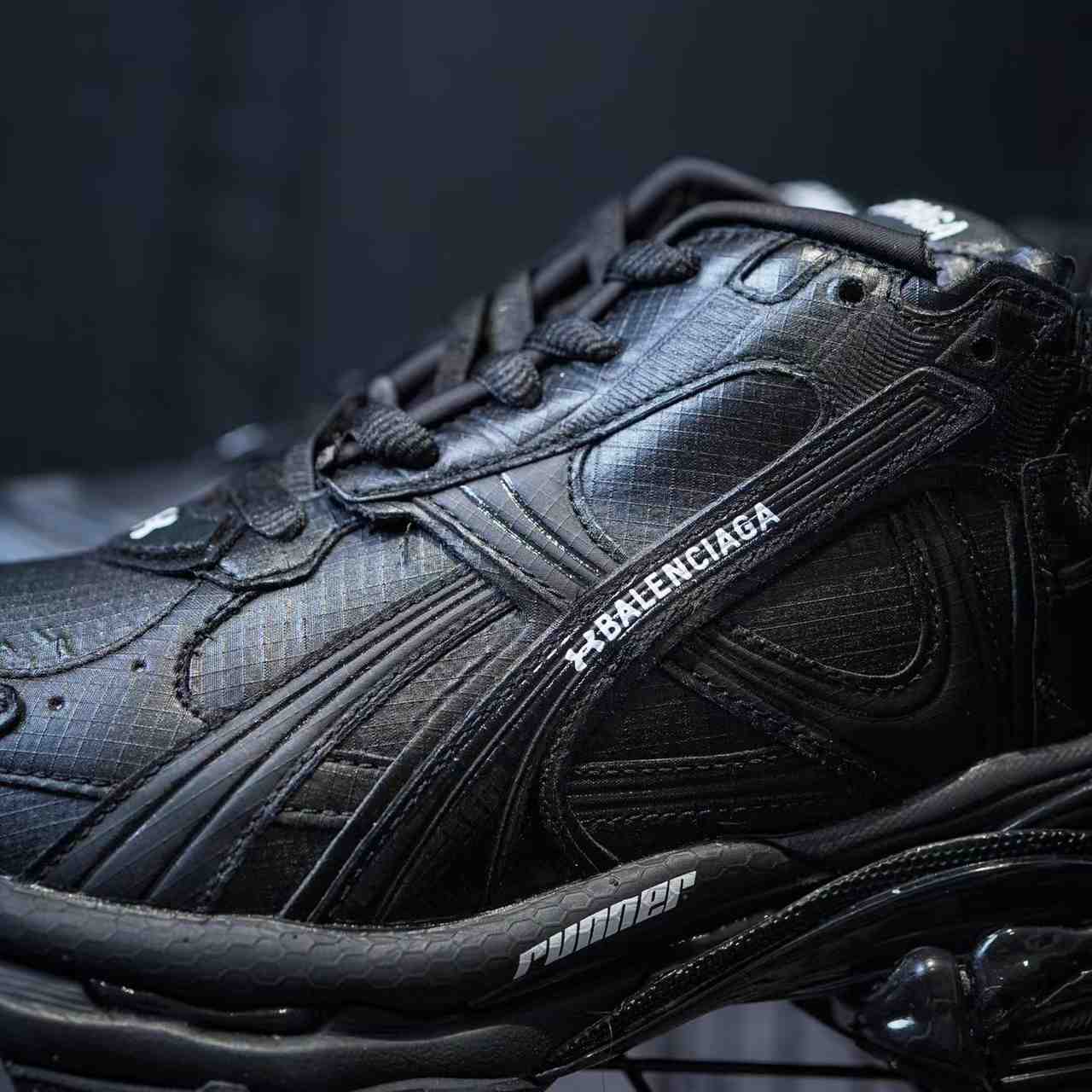 Balenciaga Under Armour® Runner Ripstop Sneaker  - EUR FASHION