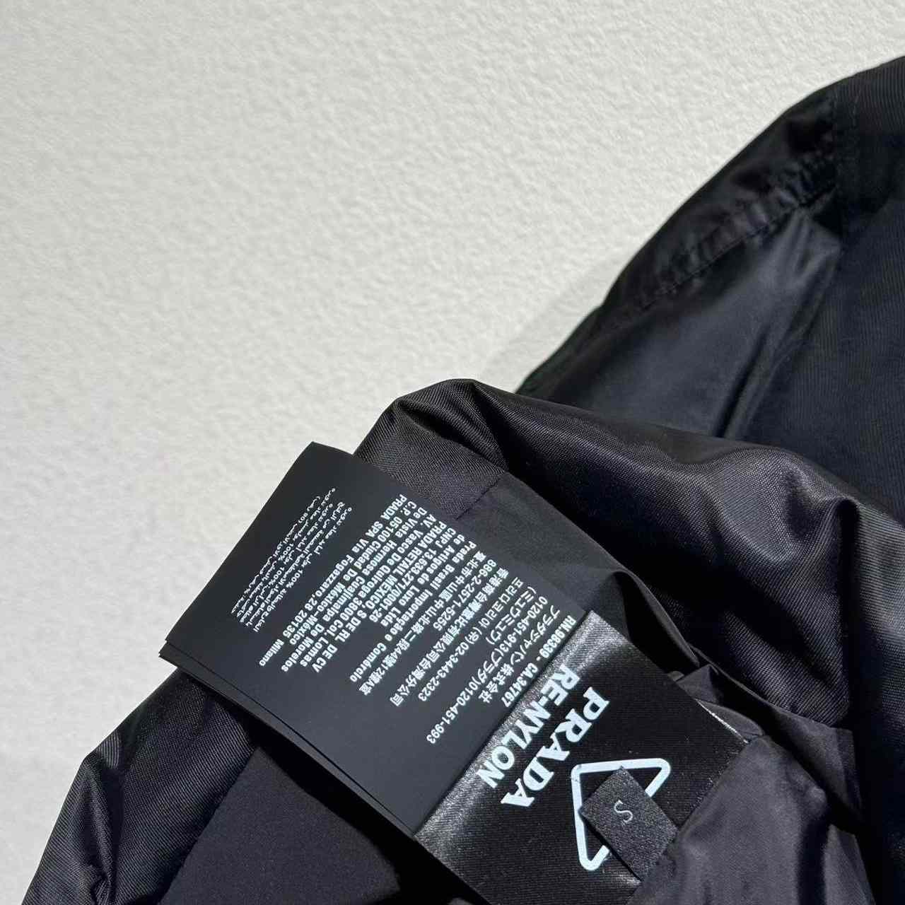Prada Cropped Re-Nylon Down Jacket - EUR FASHION