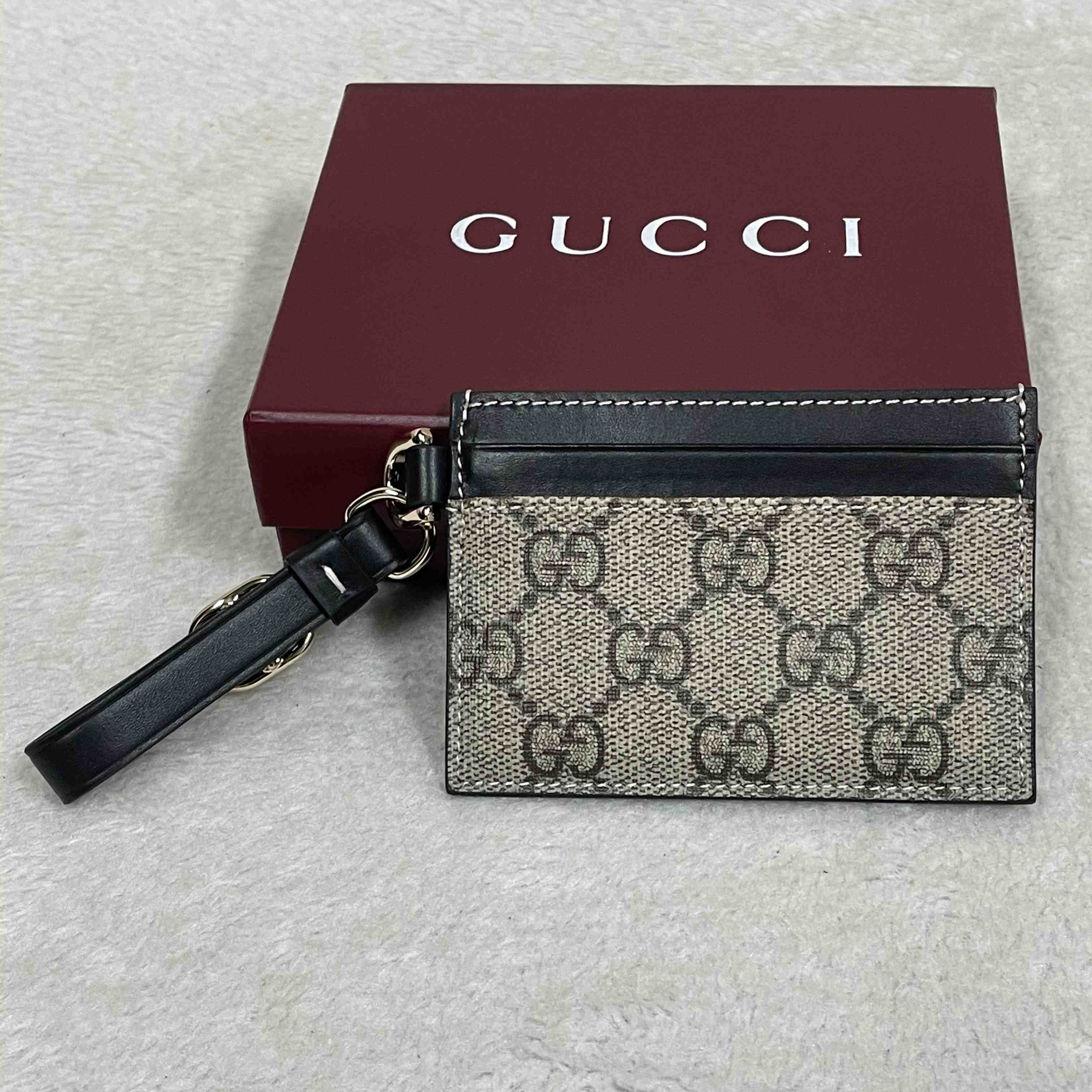 Gucci GG Emblem Card Case With Strap - EUR FASHION