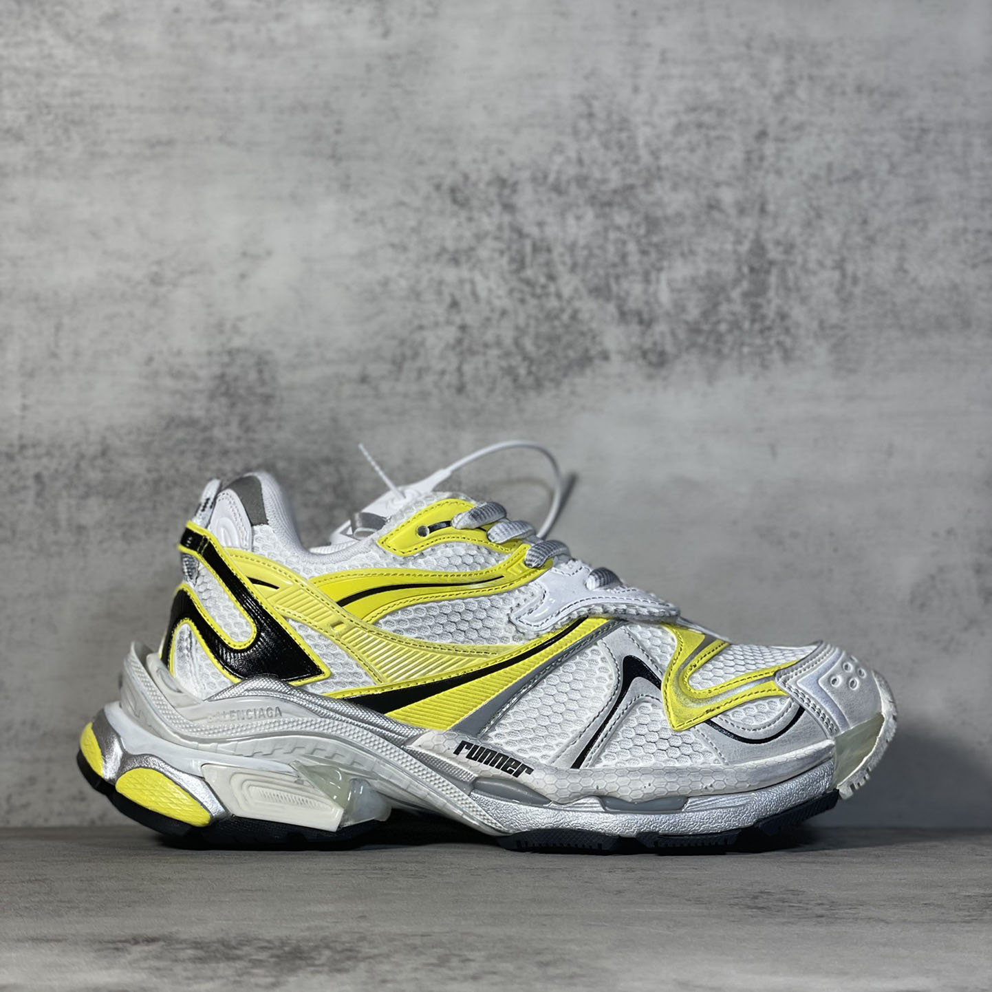 Balenciaga Runner 2.0 Sneaker In White, Yellow And Black Mesh And Polyurethane - EUR FASHION