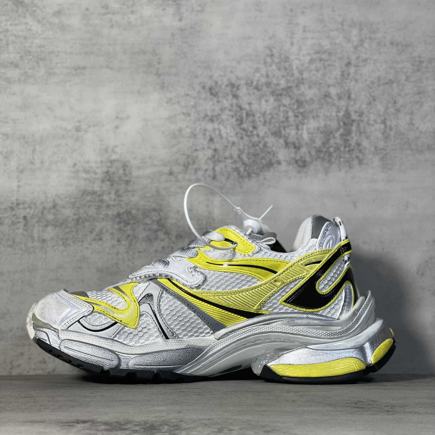 Balenciaga Runner 2.0 Sneaker In White, Yellow And Black Mesh And Polyurethane - EUR FASHION