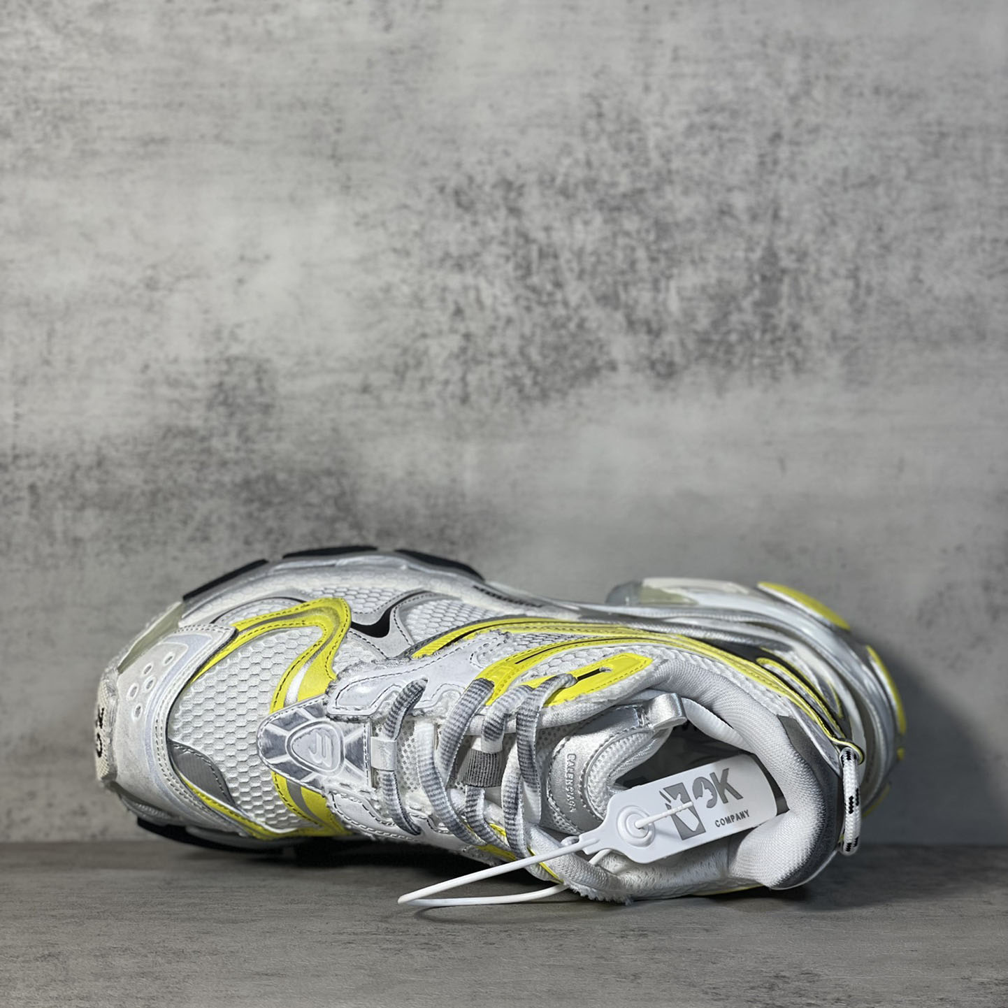 Balenciaga Runner 2.0 Sneaker In White, Yellow And Black Mesh And Polyurethane - EUR FASHION