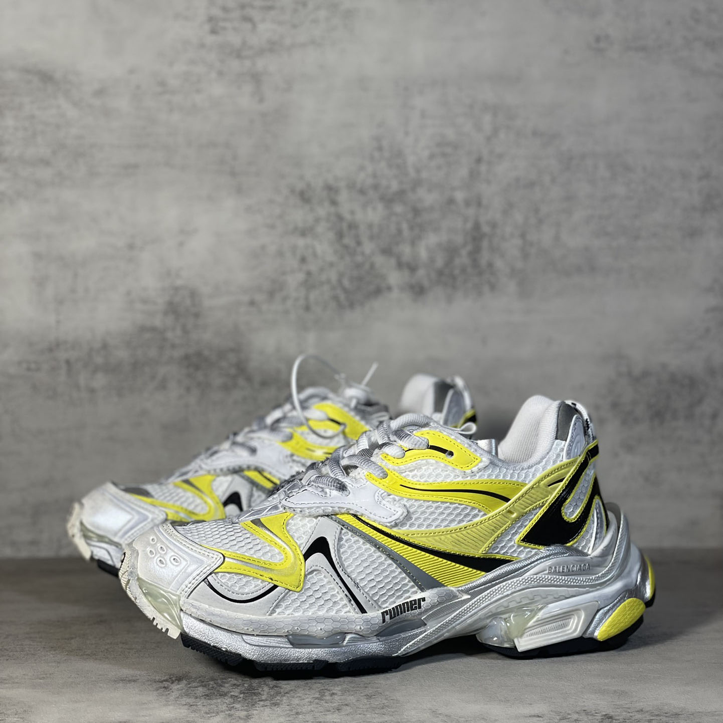 Balenciaga Runner 2.0 Sneaker In White, Yellow And Black Mesh And Polyurethane - EUR FASHION