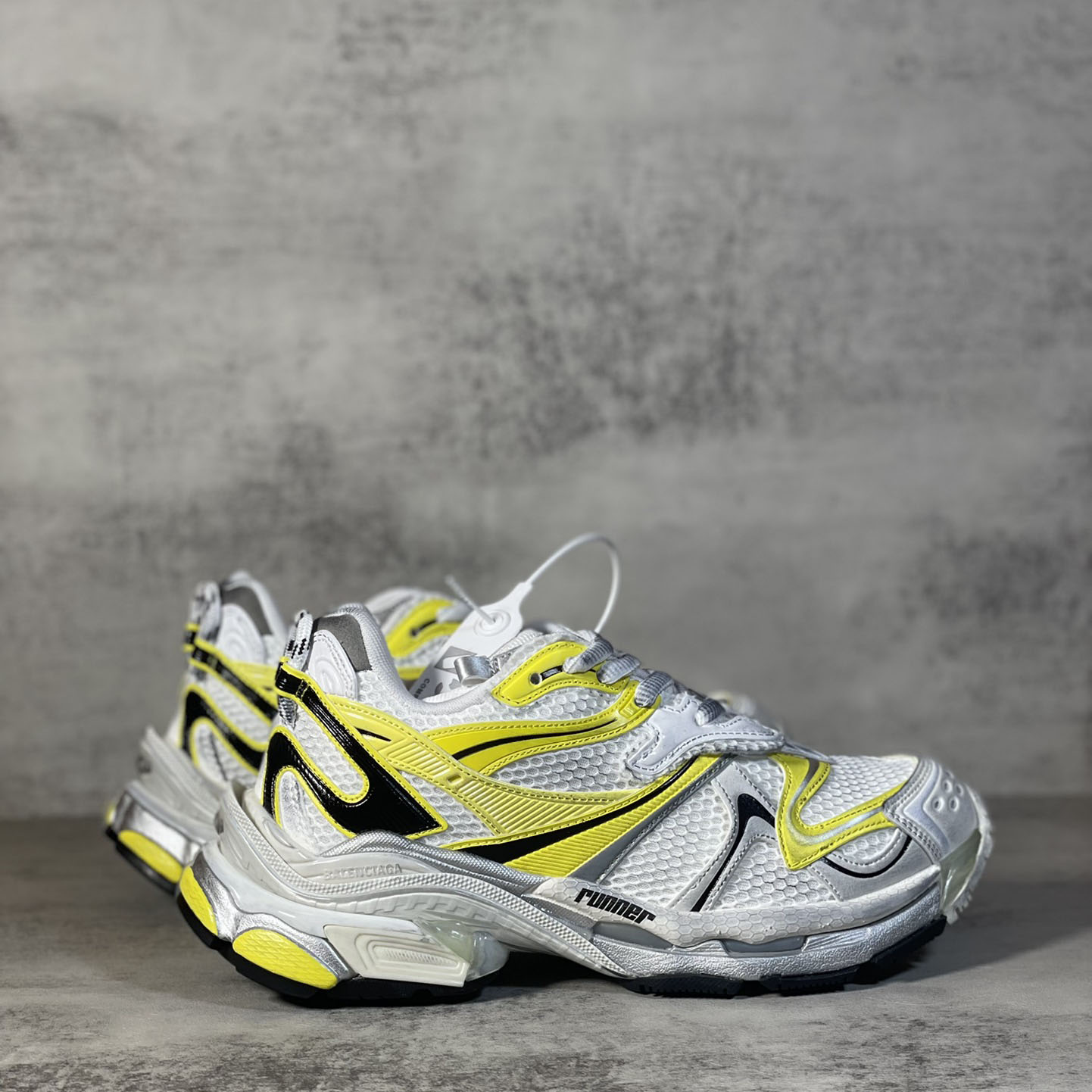 Balenciaga Runner 2.0 Sneaker In White, Yellow And Black Mesh And Polyurethane - EUR FASHION