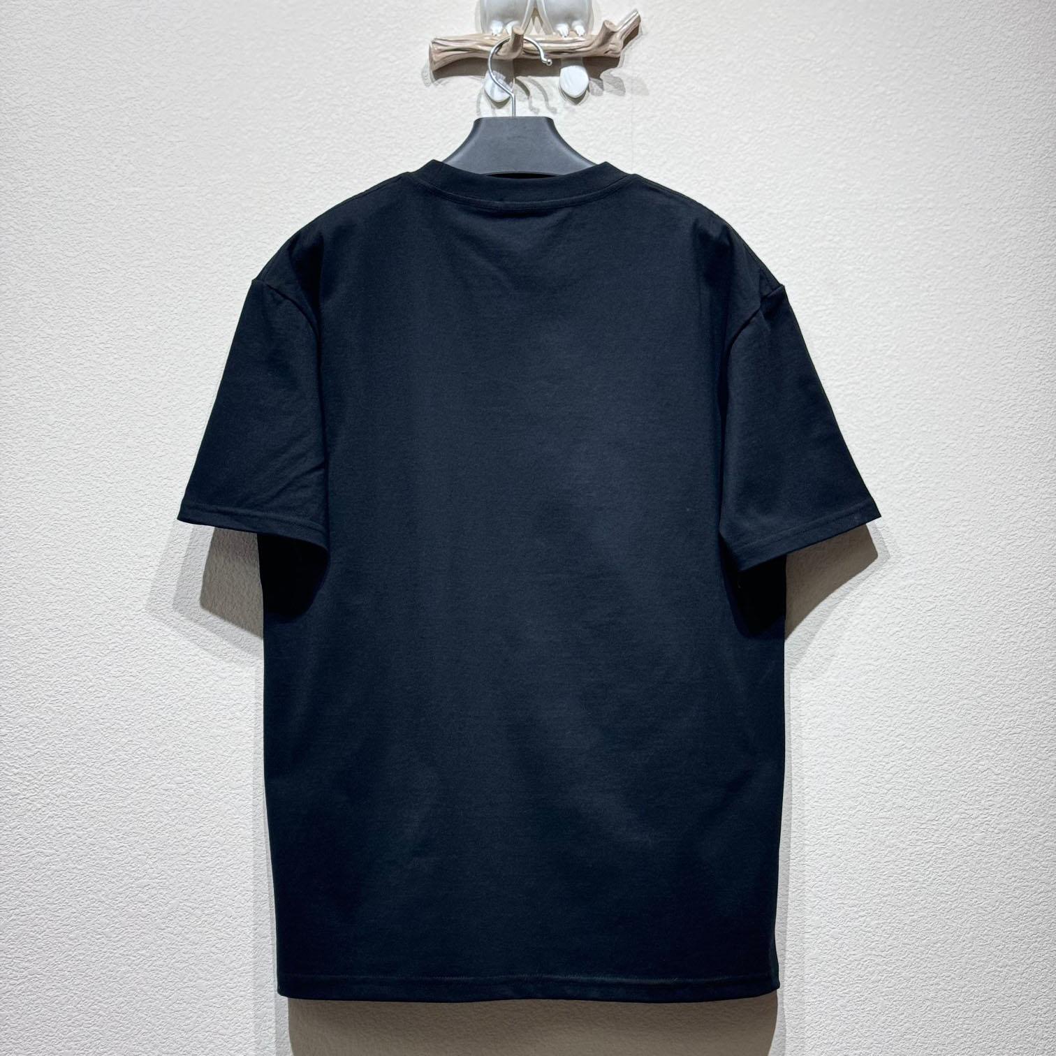 Fendi Short-Sleeved Crew Neck T-Shirt  - EUR FASHION