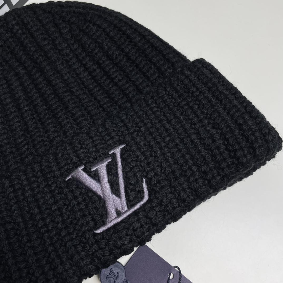 Louis Vuitton Beanie - EUR FASHION