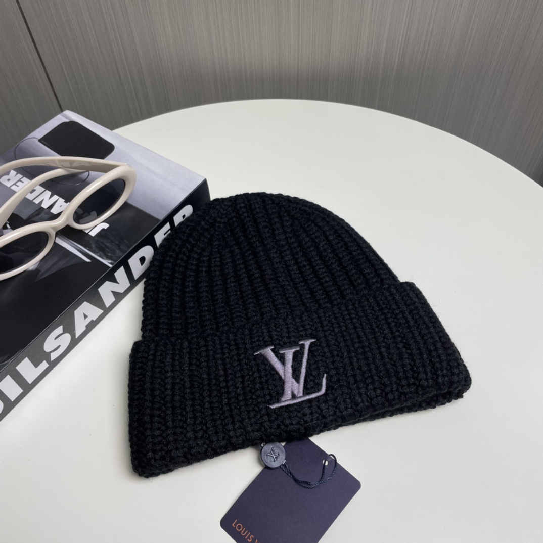 Louis Vuitton Beanie - EUR FASHION