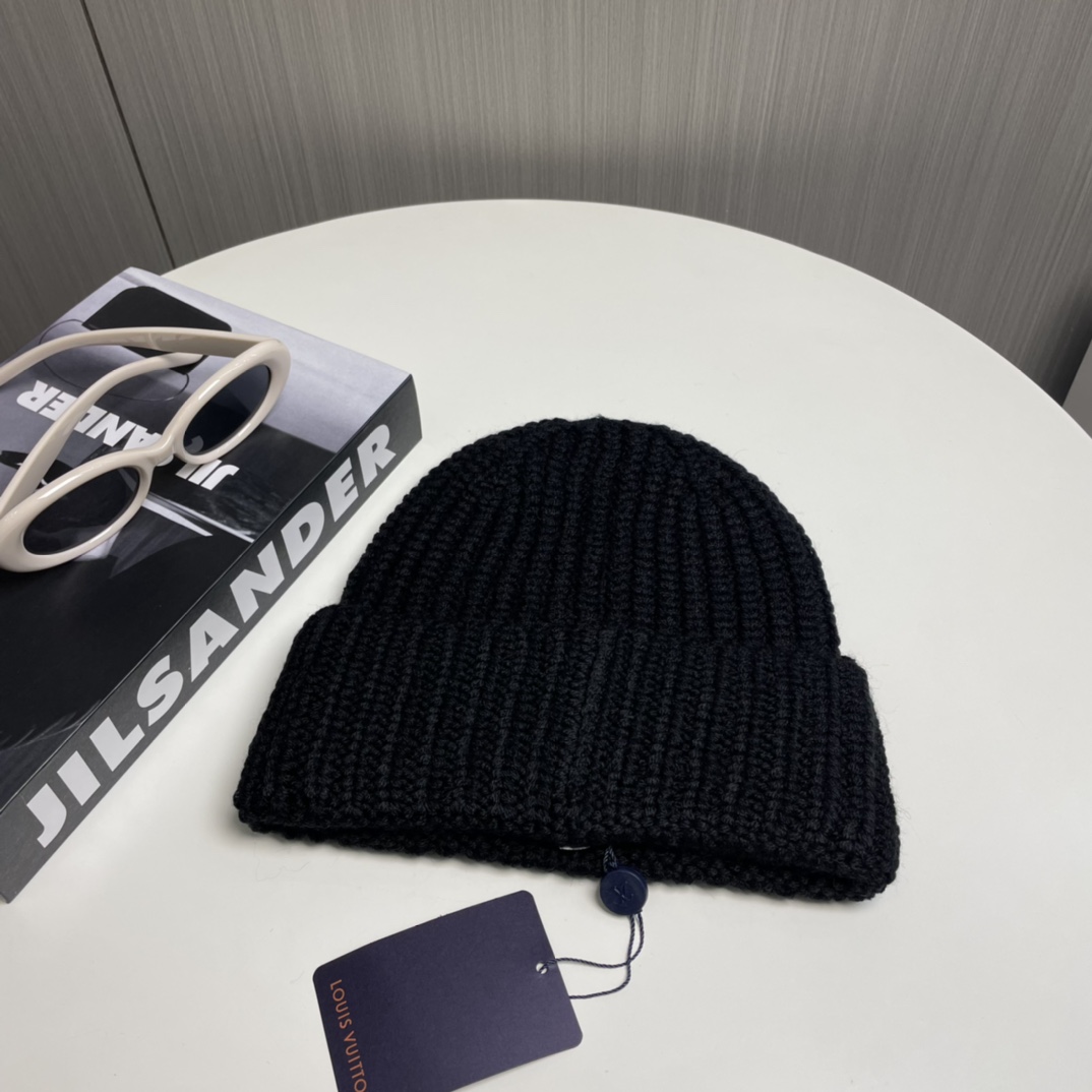 Louis Vuitton Beanie - EUR FASHION