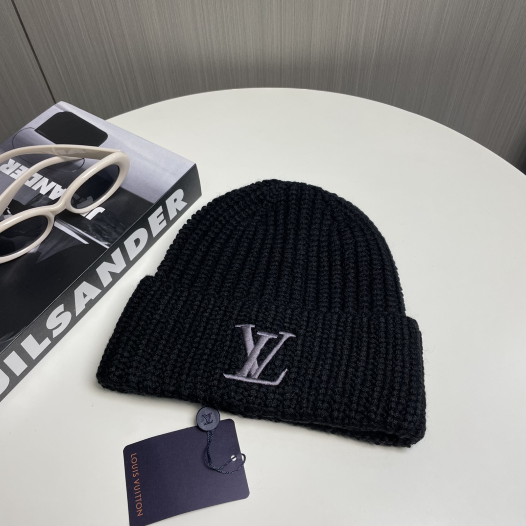 Louis Vuitton Beanie - EUR FASHION