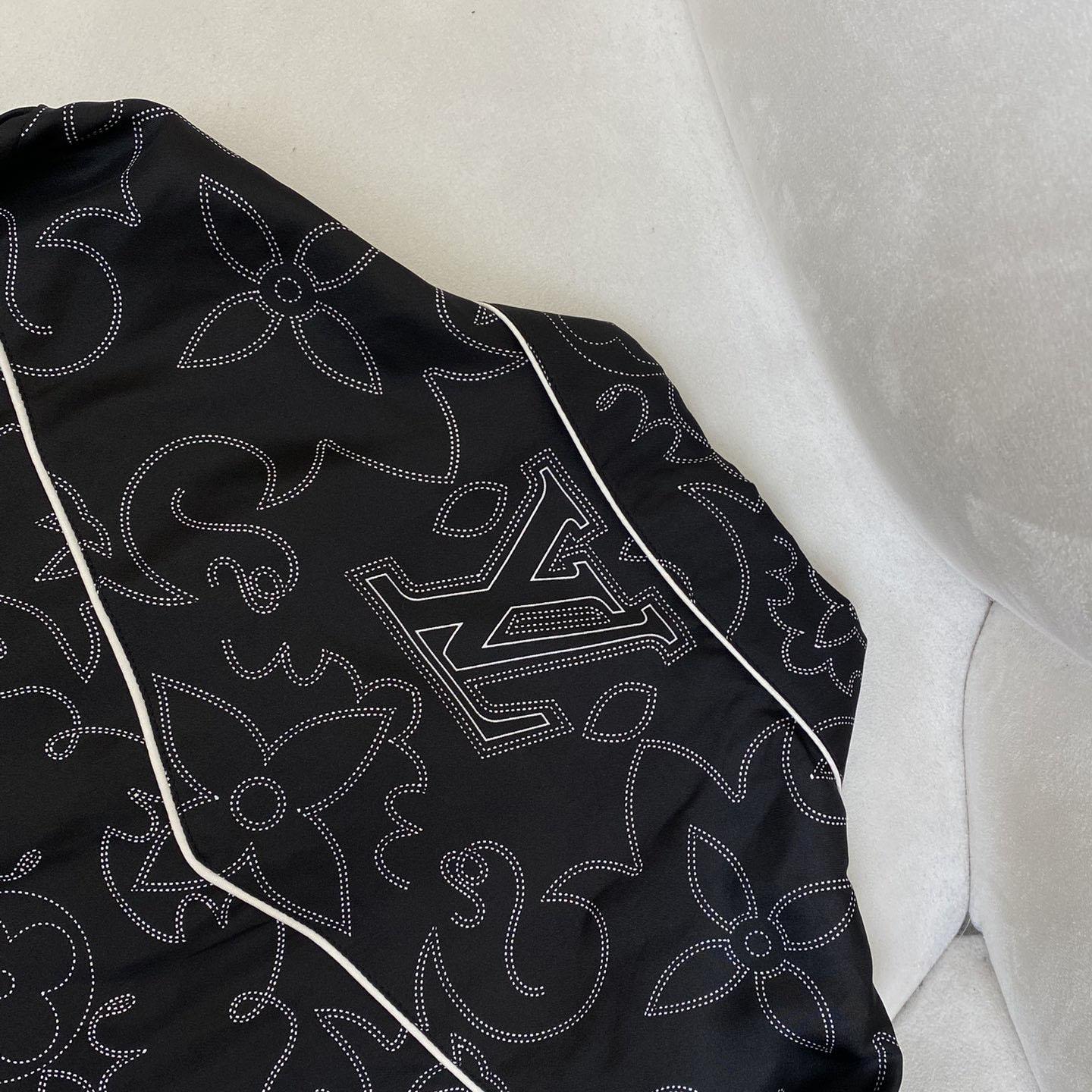 Louis Vuitton Printed Long-Sleeved Silk Pyjama Overshirt   - EUR FASHION
