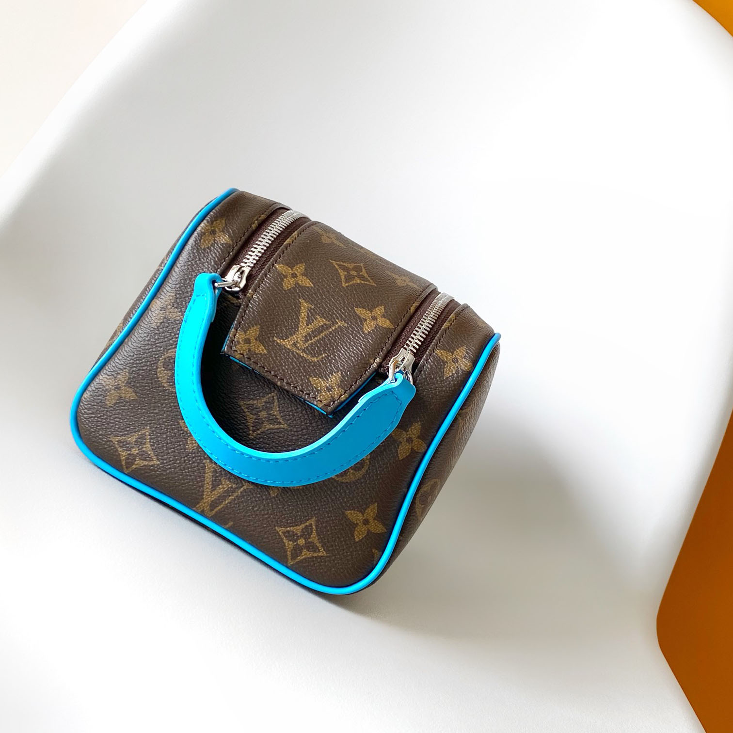 Louis Vuitton Dopp Kit    M12638 - EUR FASHION