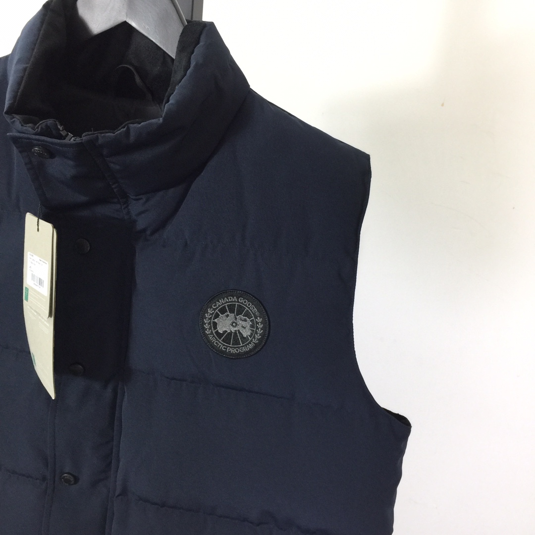 Canada Goose Black Label Down Vest - EUR FASHION