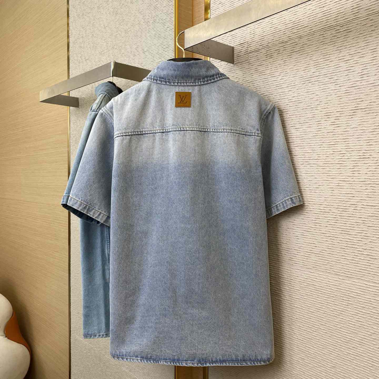 Louis Vuitton Short-Sleeved Denim Shirt  1AGJOP - EUR FASHION