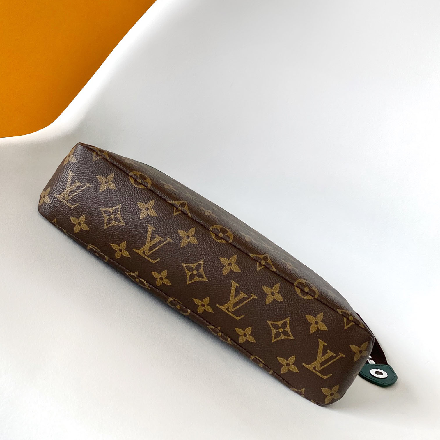 Louis Vuitton Pochette Voyage Souple    M13199 - EUR FASHION