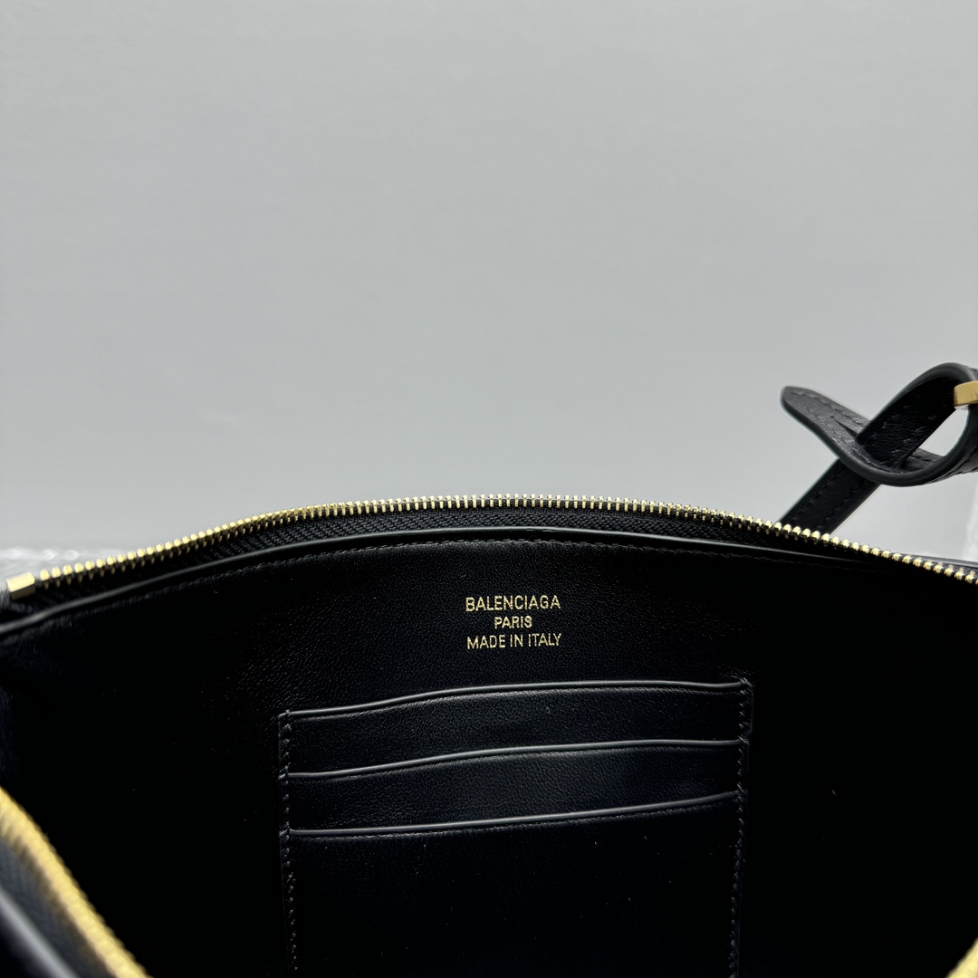 Balenciaga Rodeo Sling Pochette In Black - EUR FASHION
