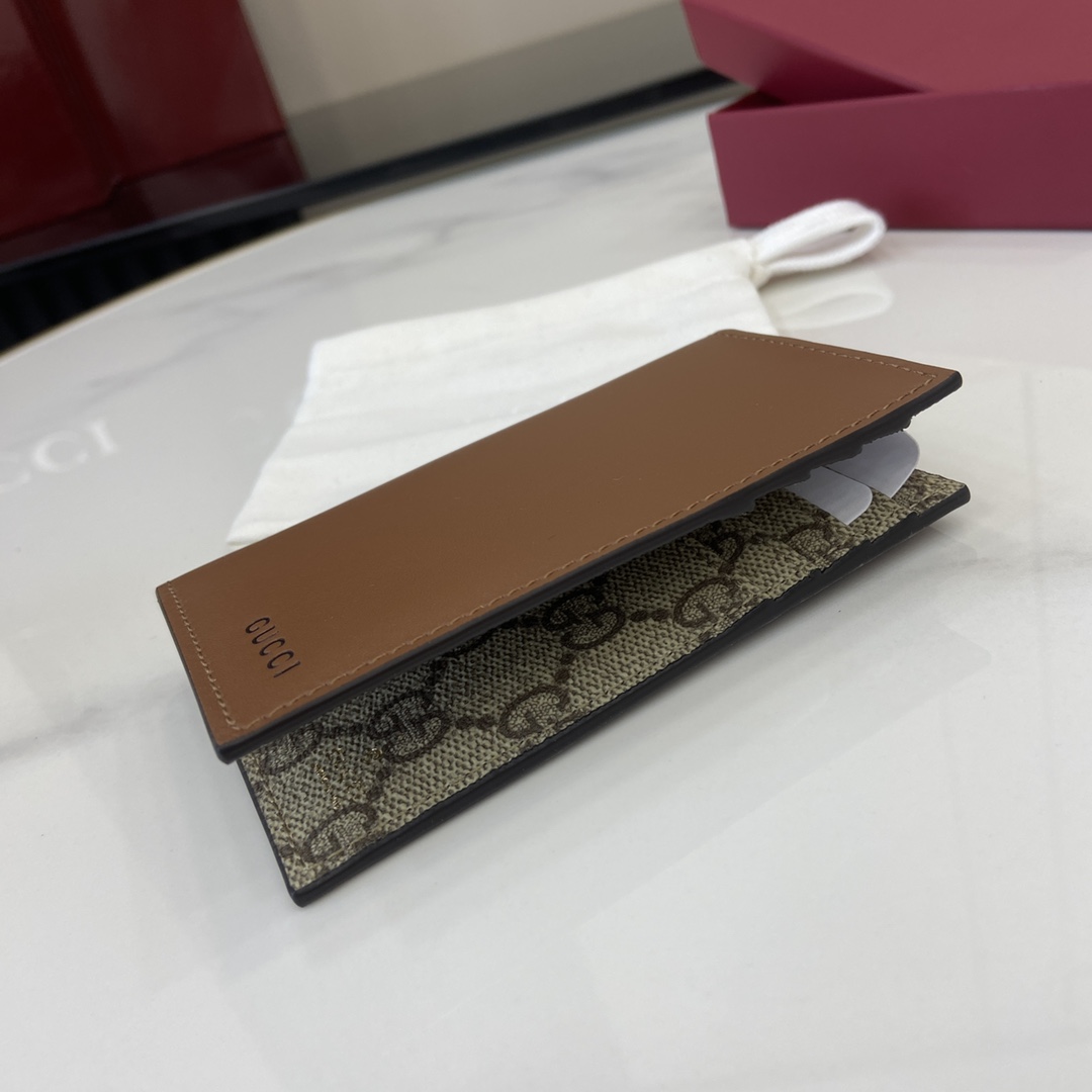 Gucci GG Emblem Bi-fold Embossed Card Case - EUR FASHION