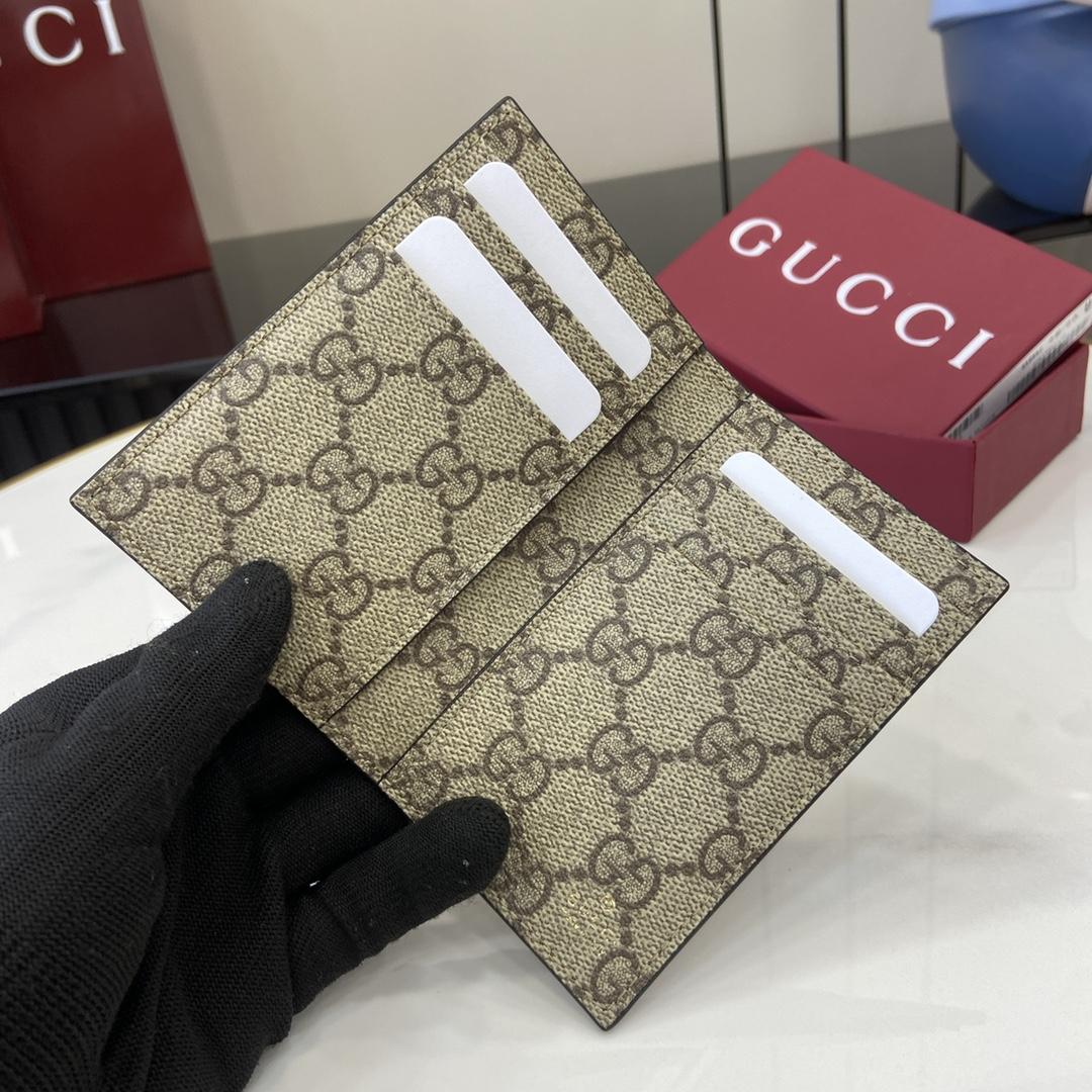 Gucci GG Emblem Bi-fold Embossed Card Case - EUR FASHION