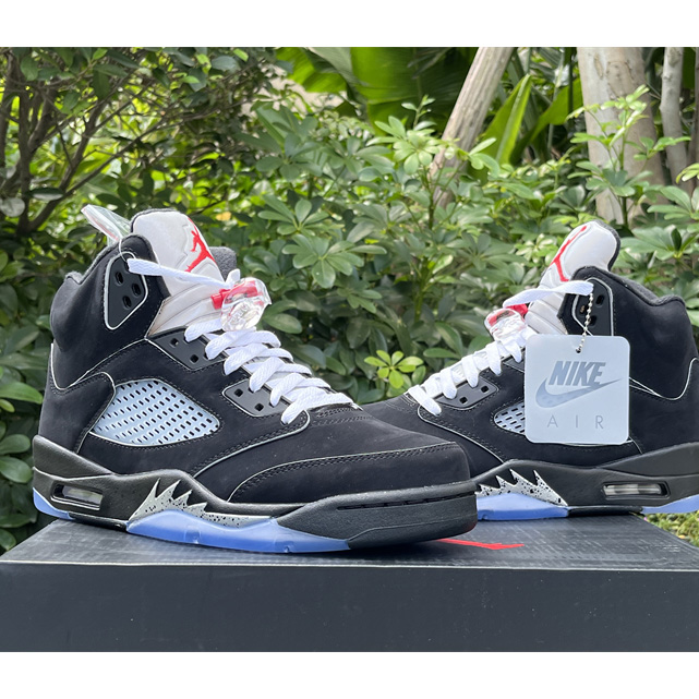 Air Jordan 5 “Black Metallic Reimagined” Sneakers     HF3975-001  - EUR FASHION